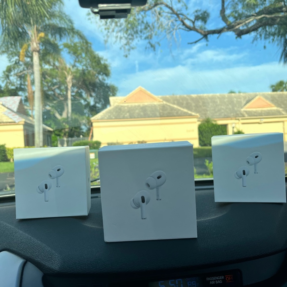 Apple AirPods Pro in Sleek White